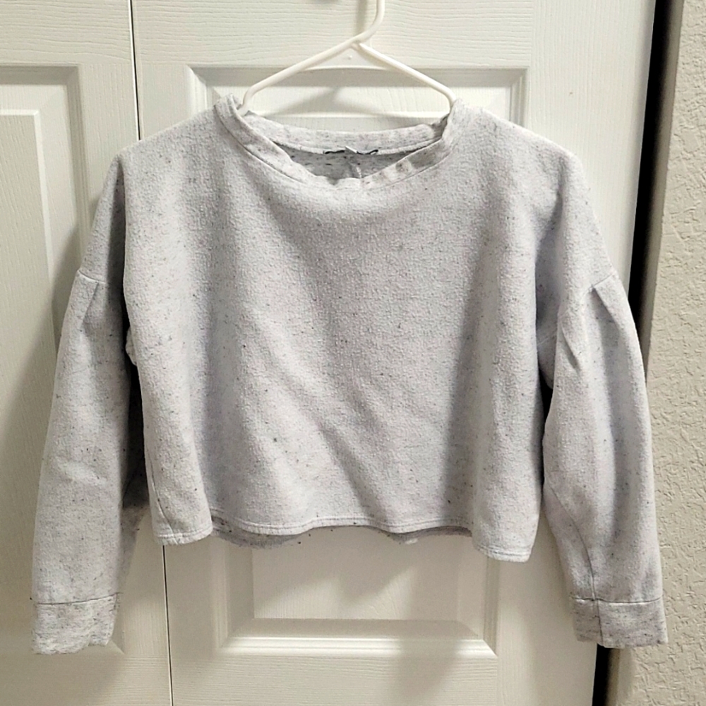 Charlotte Russe Grey/White Cropped Sweater